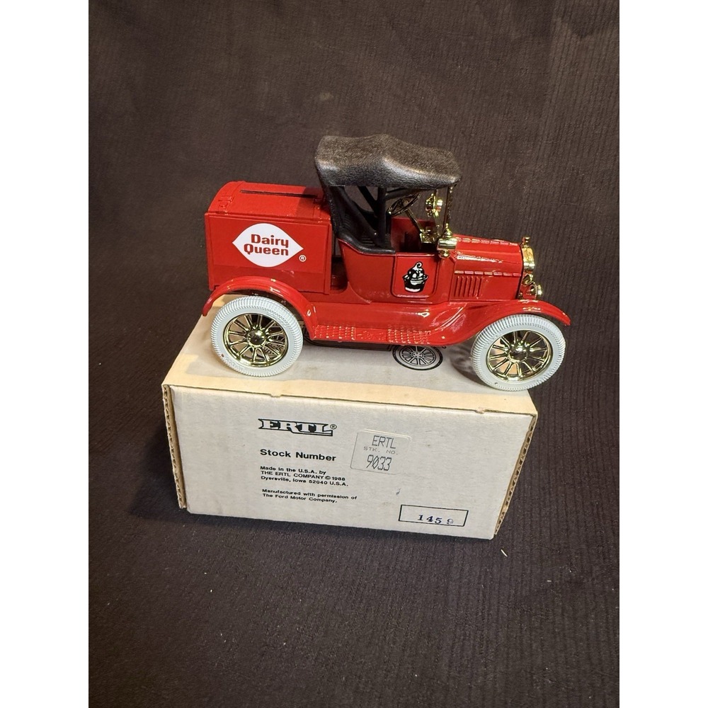 Ertl Dairy Queen 1918 Ford Model T Runabout Diecast Truck Bank 1:25 Scale Red